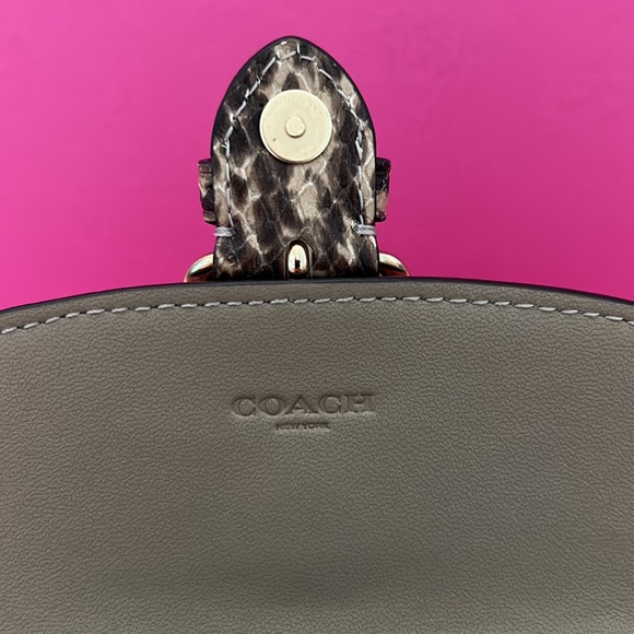 Coach Wallet - Picture 4 of 11